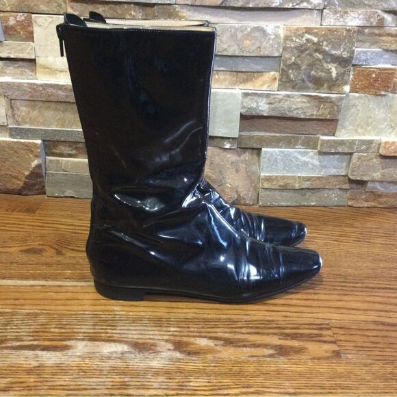 MANOLO BLAHNIK Black Patent Leather Calf High Flat Booties - Picture 2 of 9